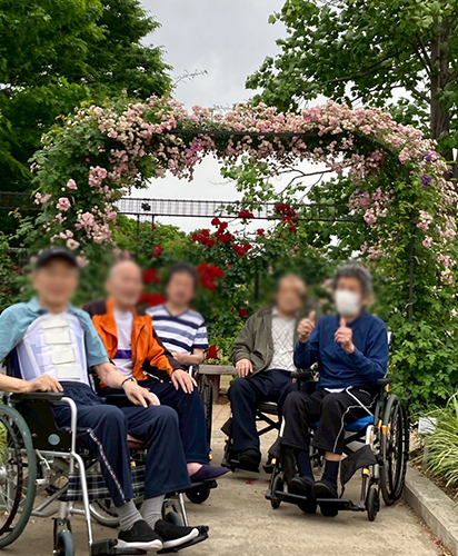 バラ園に見学にいってきました！
